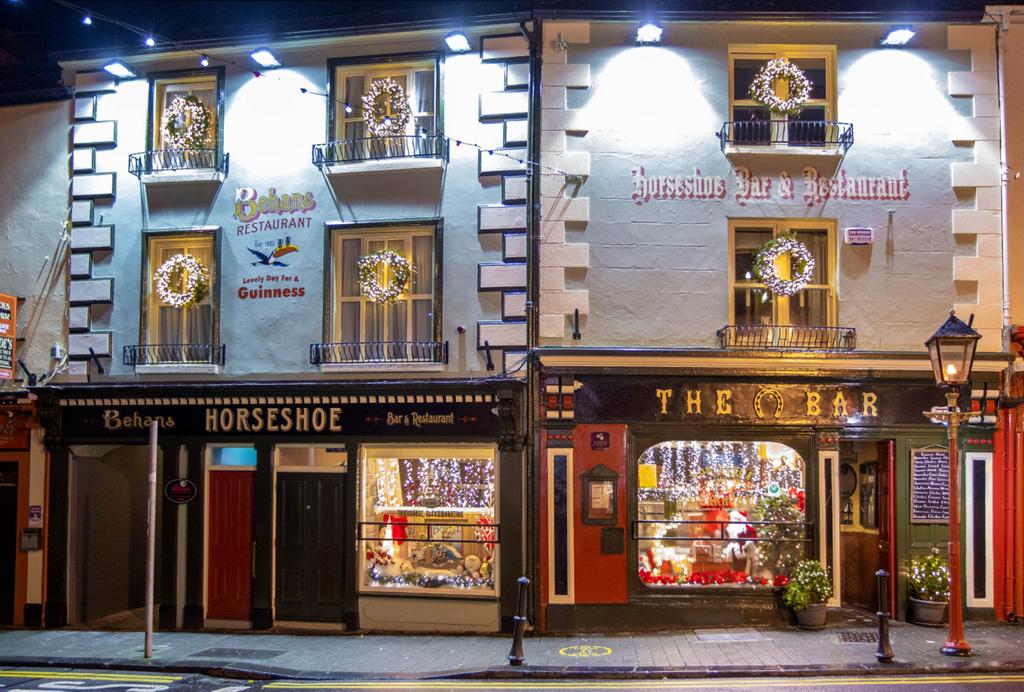 Horseshoe Bar & Restaurant
