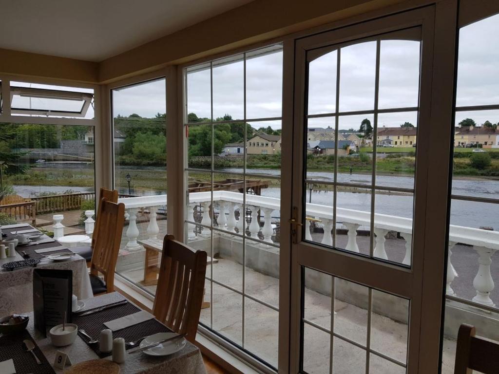 Coffeys Rivers Edge B&B - Bed & Breakfast Accommodation in Killorglin & Kerry