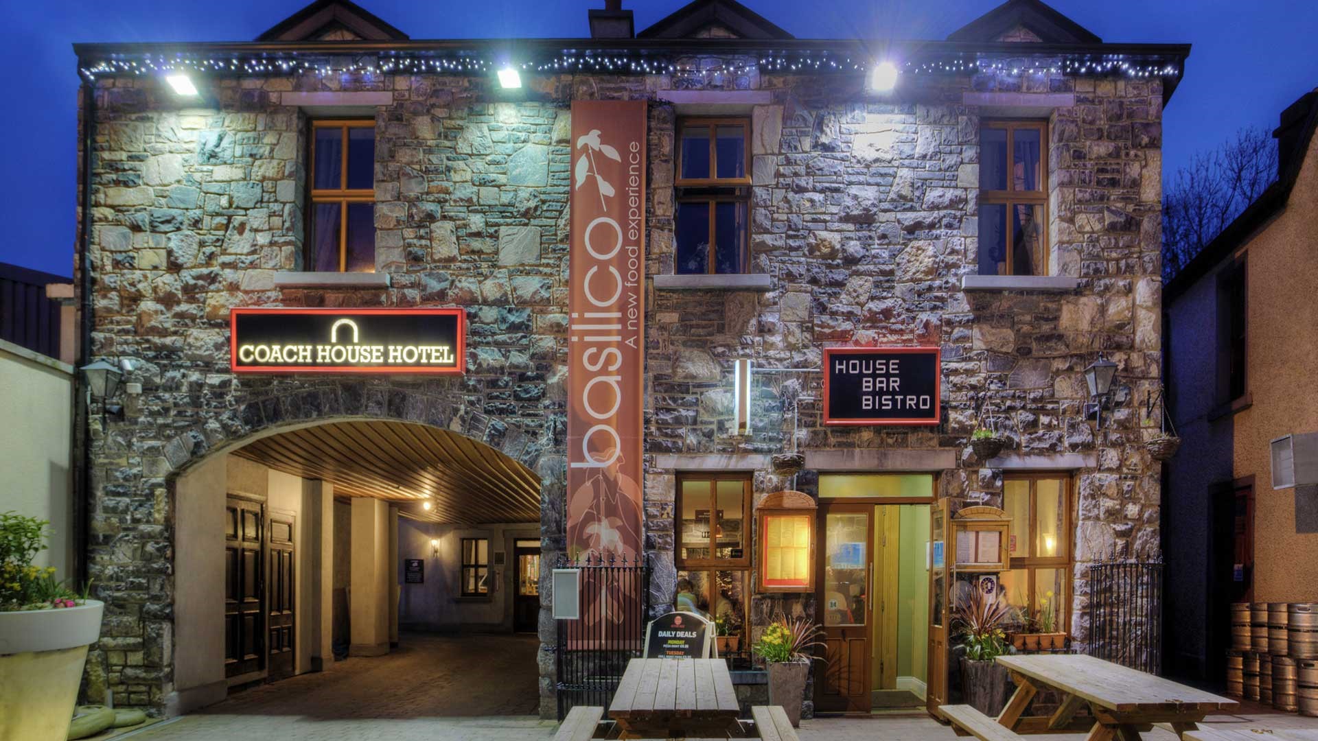 Coach House Hotel