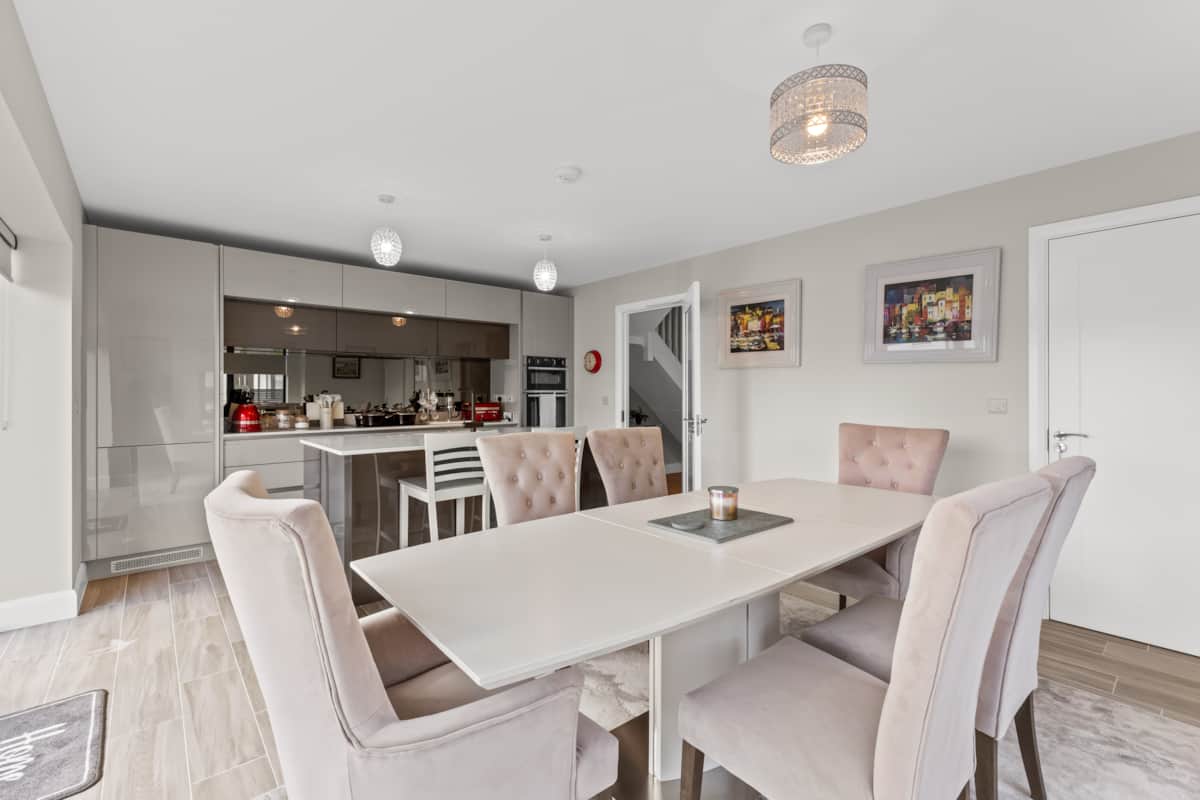 West Point 4 bed home 5 mins walk to Donegal Town