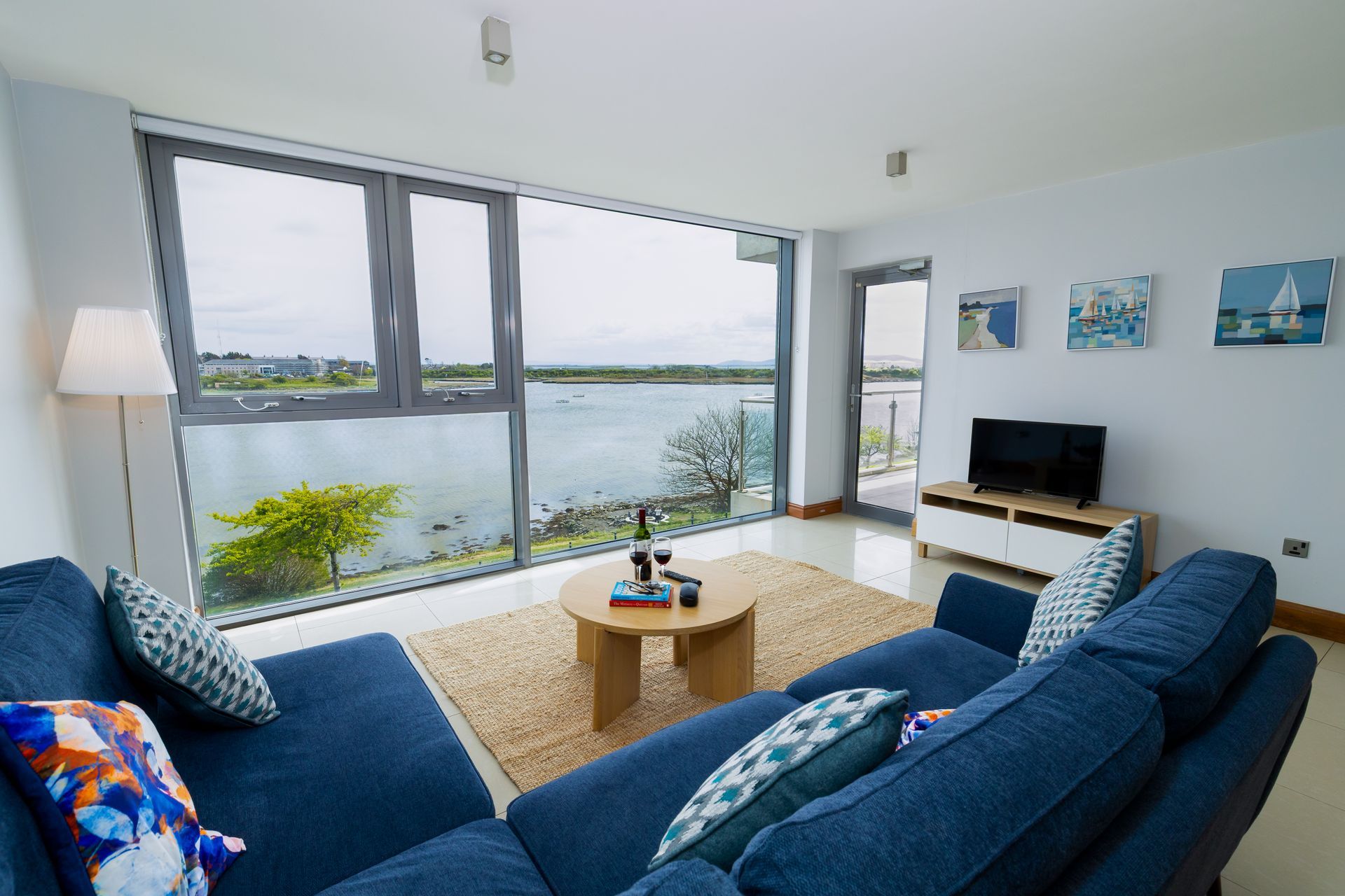 Tonn Na Mara - Galway Lakeside Apartments