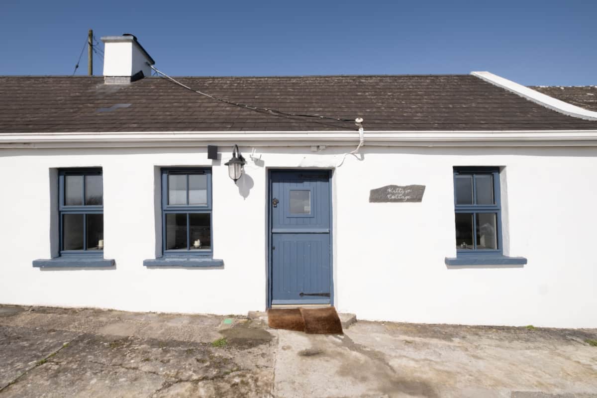 Kineilty (Kitty's) Cottage - Breathtaking Sea Views!