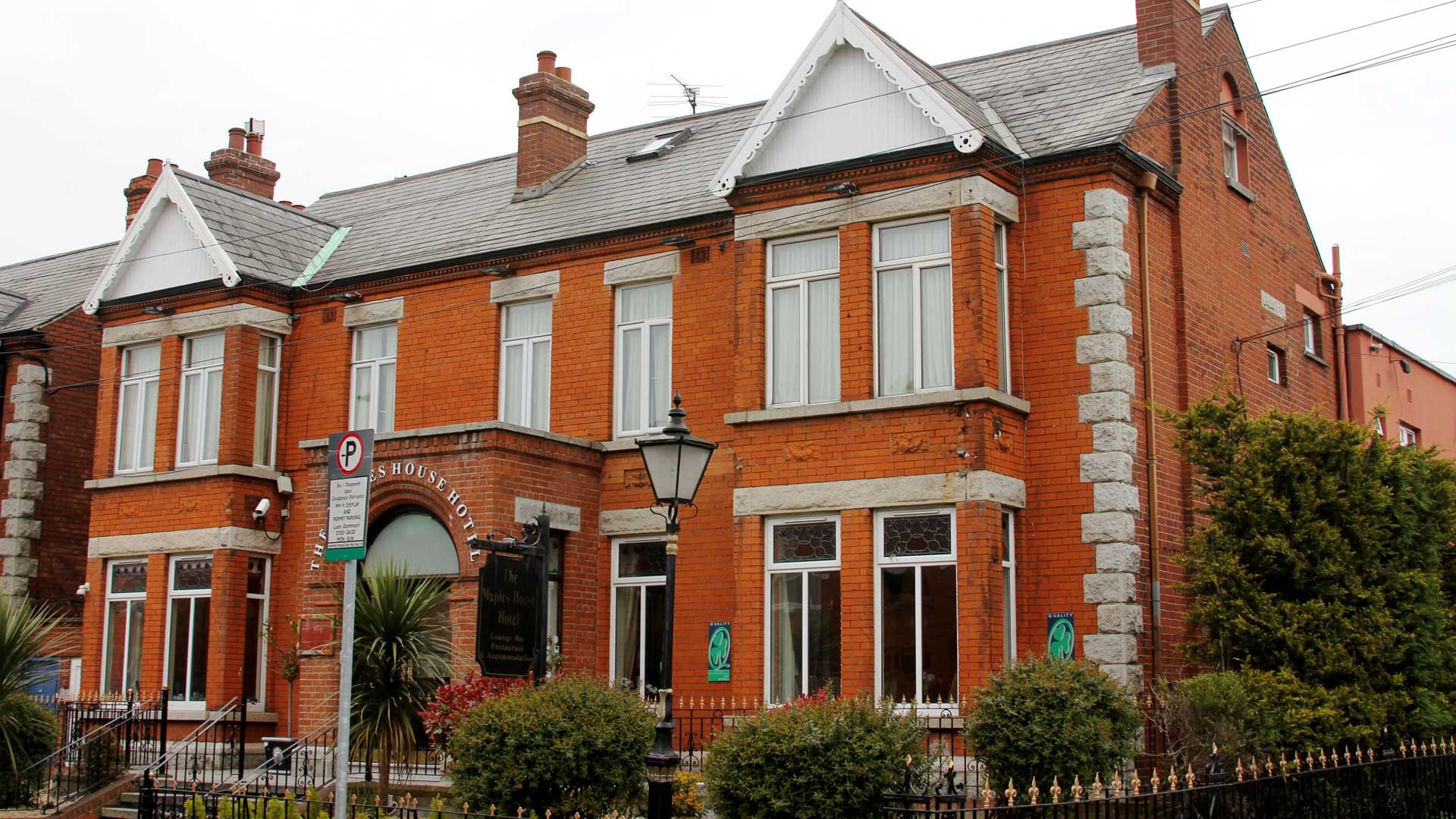 Maples House Hotel