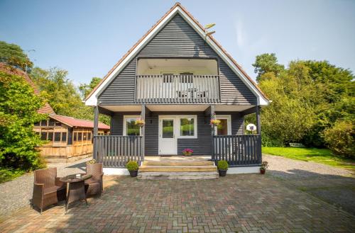 Skeaghvil Chalets & Boat Hire