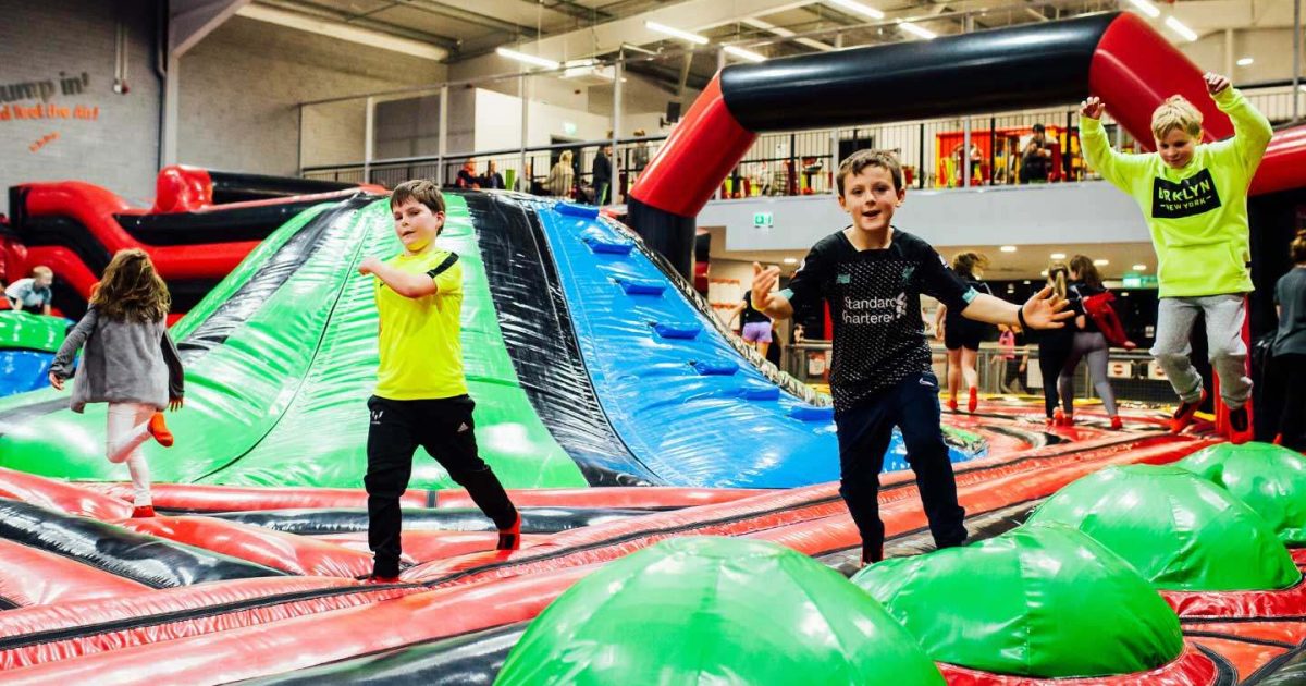 Airtastic Entertainment Centre Cork – Bowling, Mini Golf, Arcade, NY Kitchen