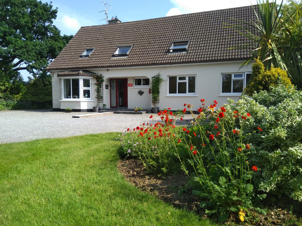 Twin Oaks guest house