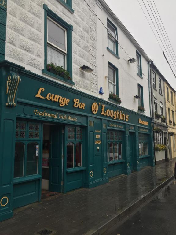 O'Loughlins Bar & Restaurant