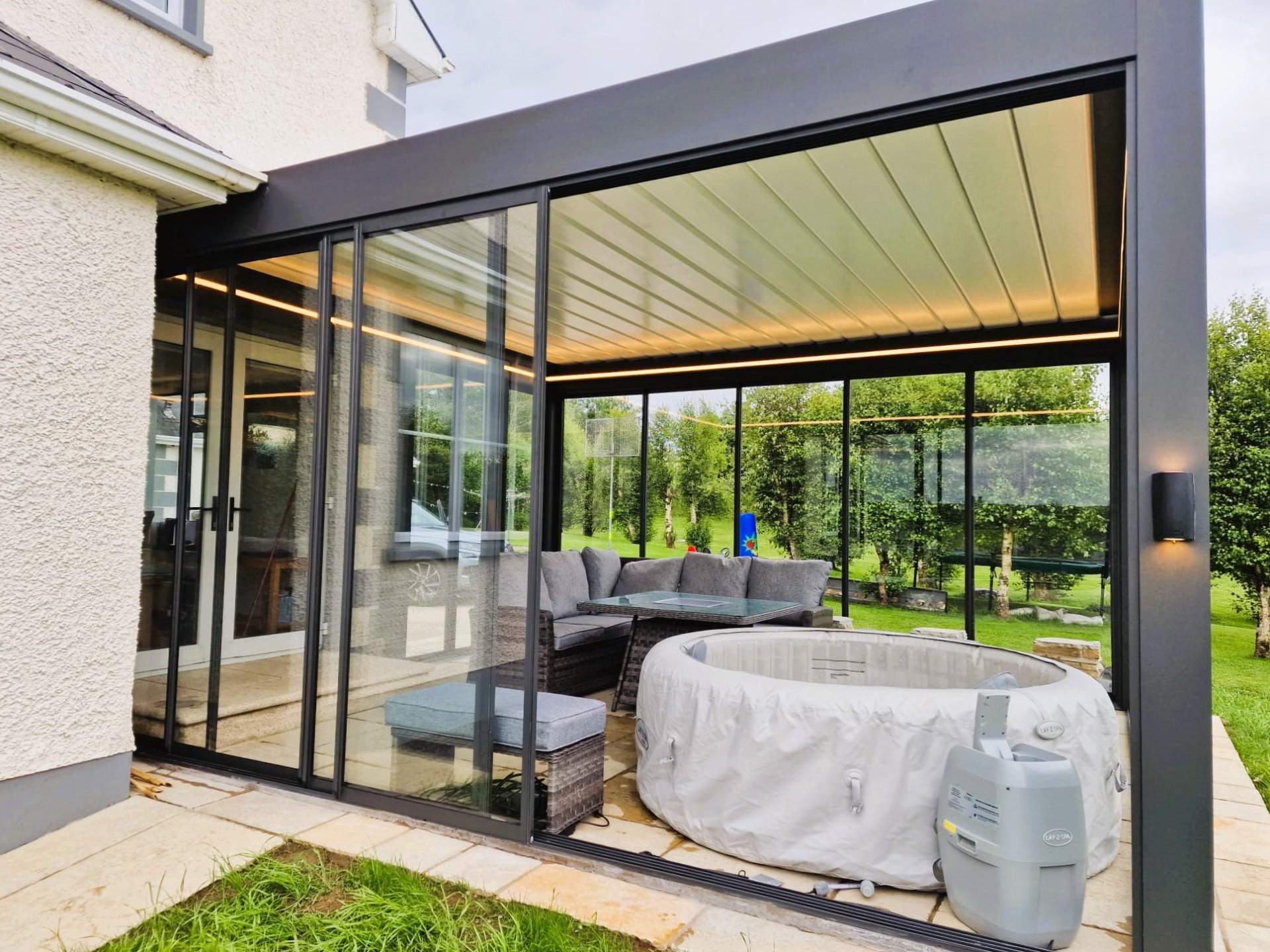 Gardenzone Ireland - Pergola, Awnings, Blinds, Bioclimatic Pergola Builder