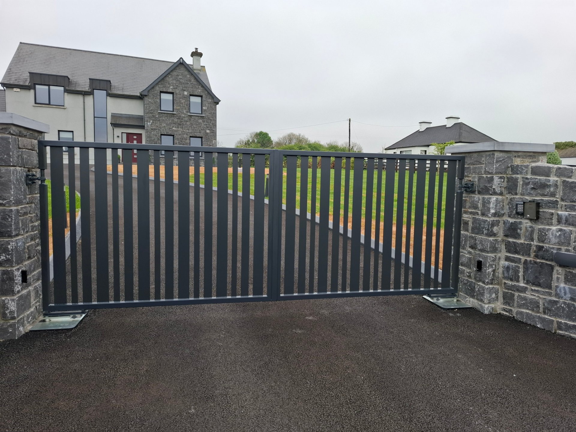 B&D Gates & Railings