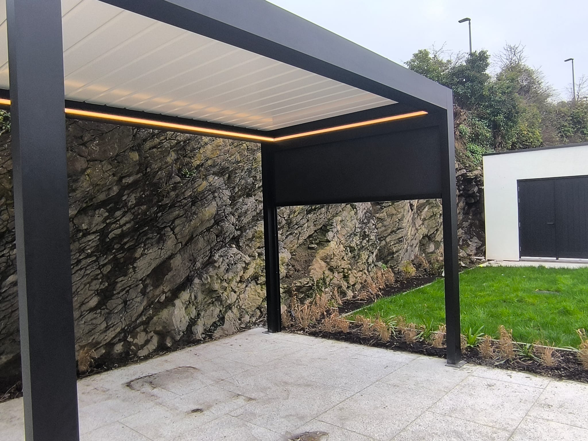 Gardenzone Ireland - Pergola, Awnings, Blinds, Bioclimatic Pergola Builder