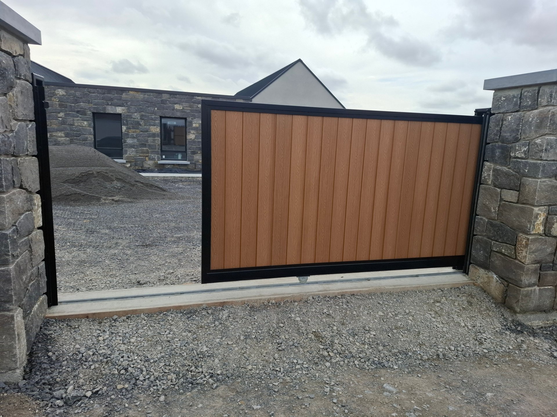 B&D Gates & Railings